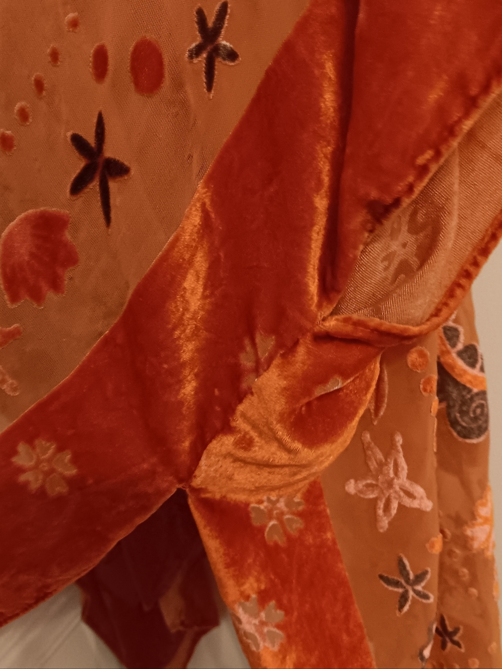 Urban Outfitter Rust Orange Velvet Burnout Floral Kimono Jacket Semi Sheer Boho - Picture 3 of 8